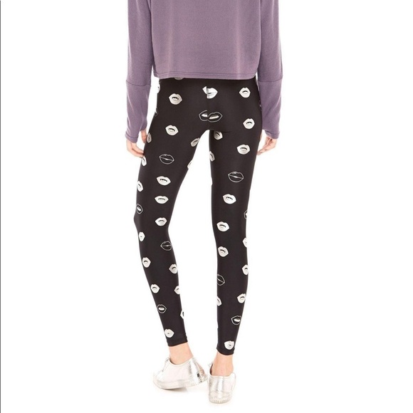 Terez Silver Lips Foil Leggings - Picture 2 of 7